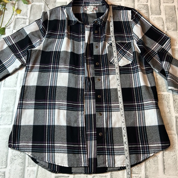 PINK ROSE | LONG SLEEVE FLANNEL - Picture 6 of 7